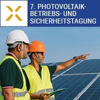 Two workers in safety gear inspect solar panels. Text in the image reads: "7. Photovoltaik-Betriebs- und Sicherheitstagung.